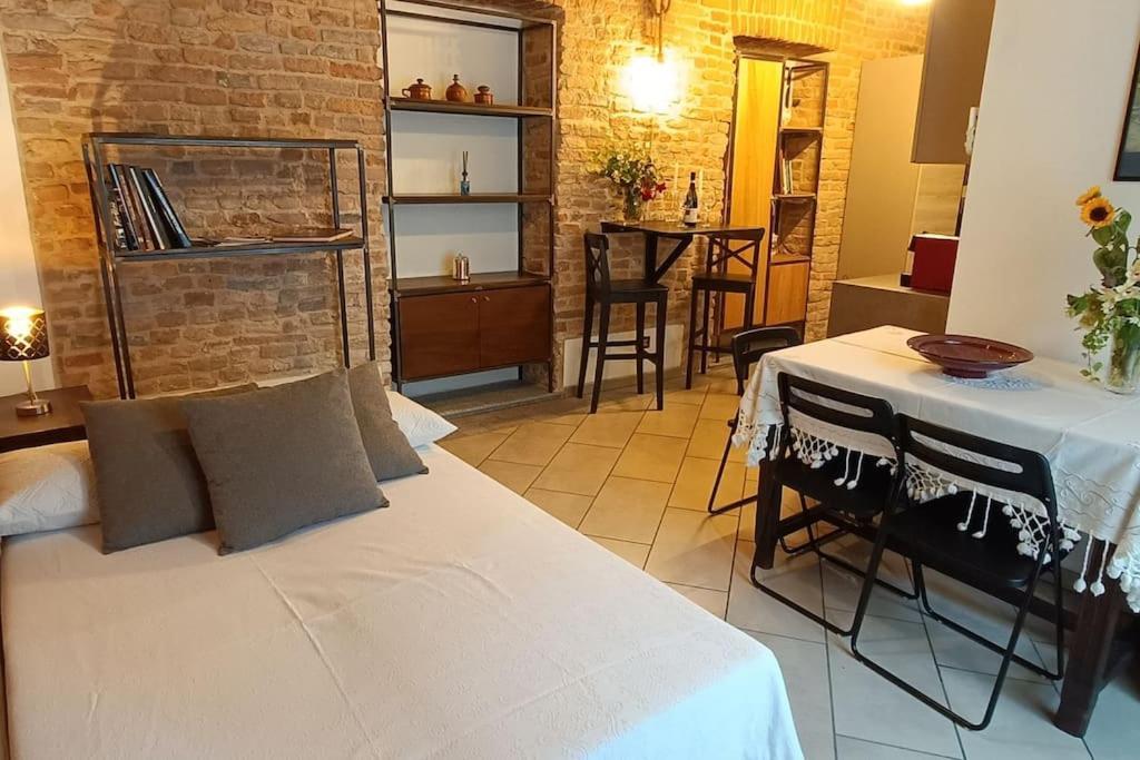 Piazza Statuto-Appartamento Tra Le Mura A-C E Wi-Fi Asti Esterno foto