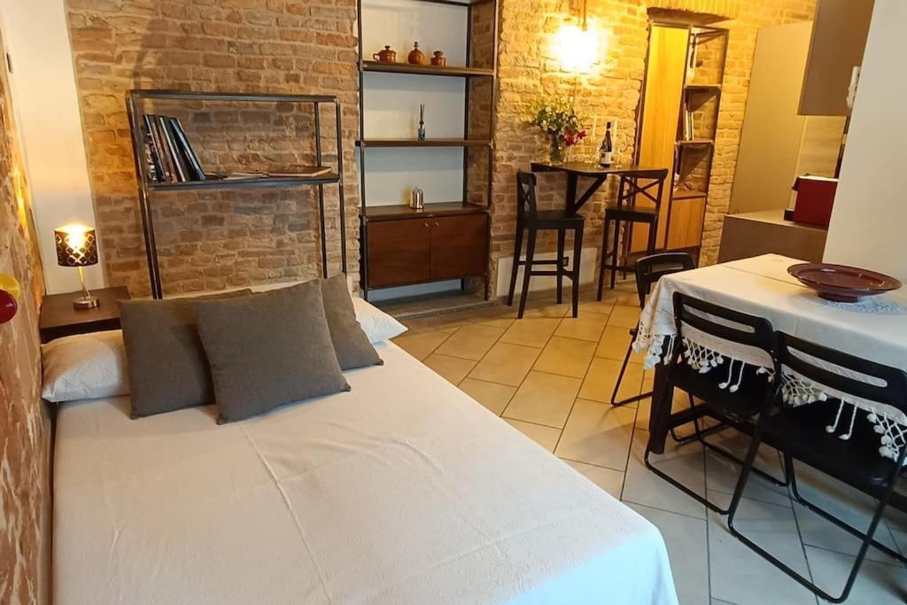 Piazza Statuto-Appartamento Tra Le Mura A-C E Wi-Fi Asti Esterno foto